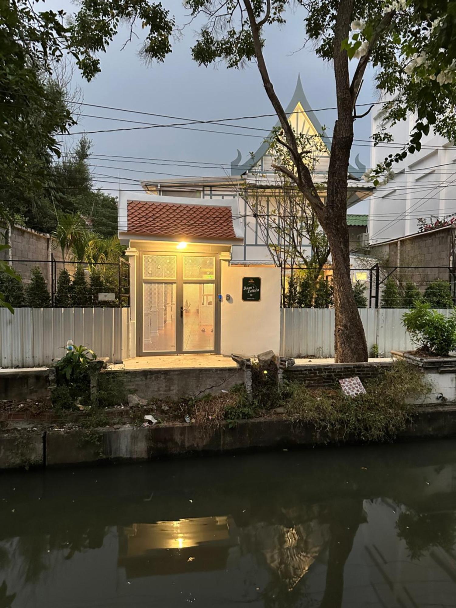 曼谷 Baan Debtida酒店 外观 照片